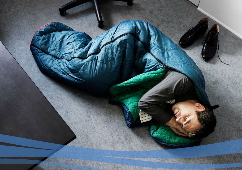 هرآنچه که باید از خوابیدن روی زمین بدانید